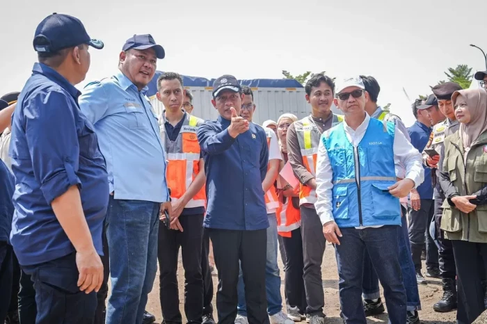 Menteri LH Minta Rest...