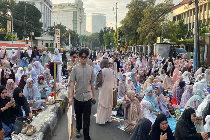 Jemaah Salat Idulfitri...
