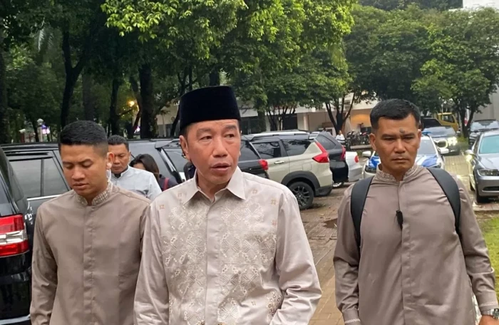 Jokowi Salat Idulfitri...