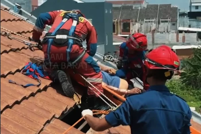 Usai Kejang, Pria di...