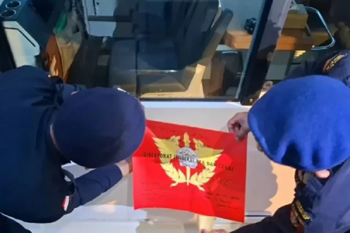 29 Kapal Yacht Berbendera...