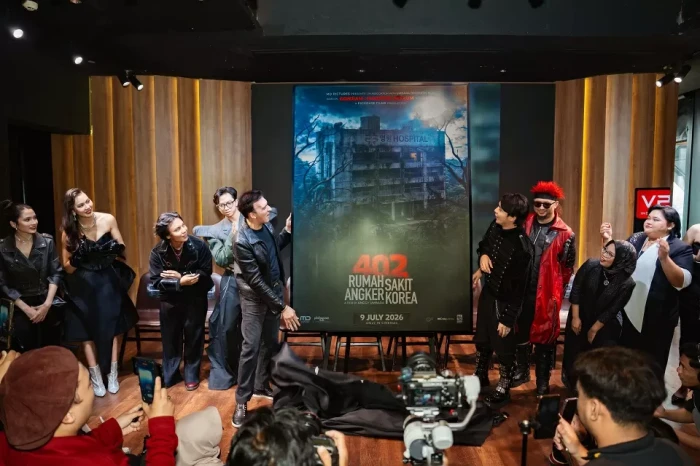 Film 402: Rumah Sakit...