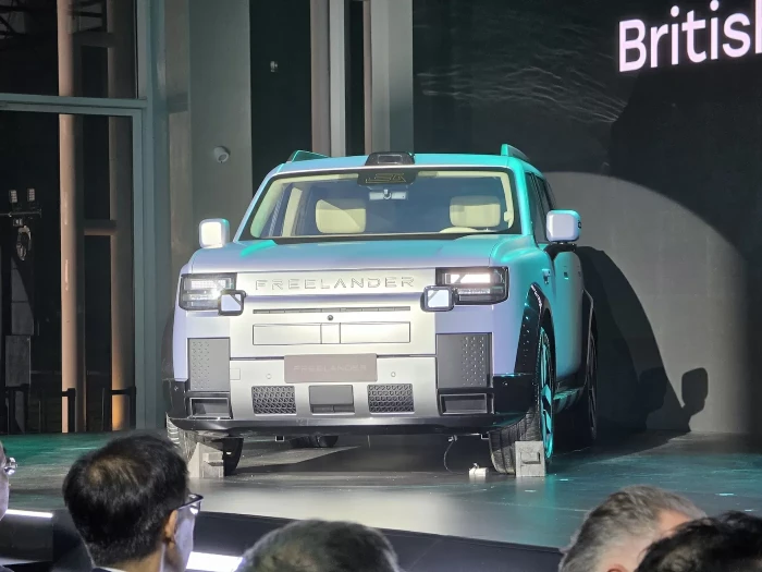 Freelander 8: Wajah...