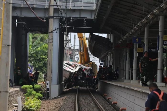 Rentetan Tabrakan Kereta...