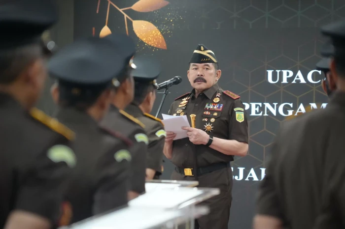 Jaksa Agung Lantik 14...