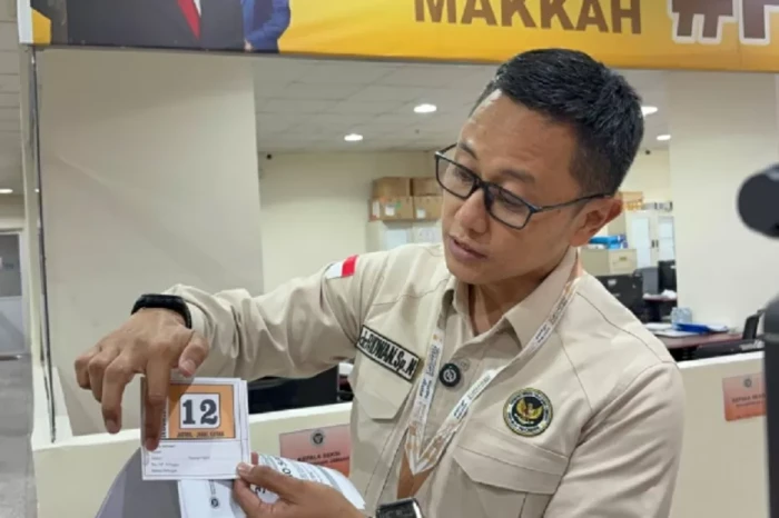 Cegah Jemaah Haji Lansia...