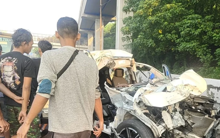 Kecelakaan di Tol Japek,...