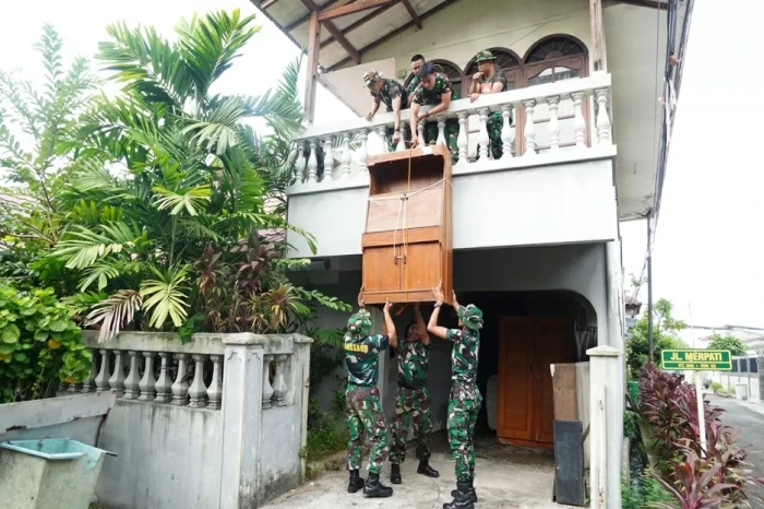 Mabes TNI Tertibkan...