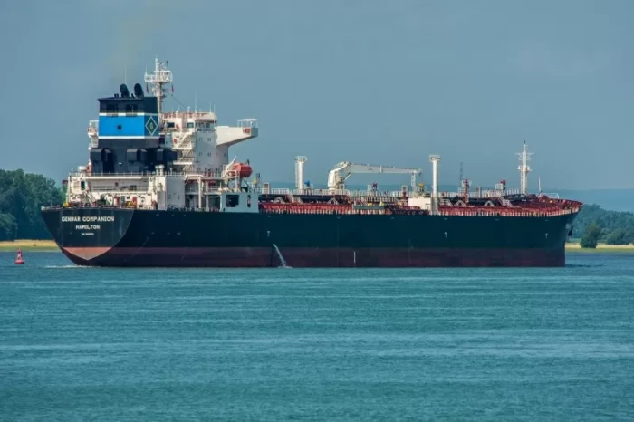 AL AS Serang Kapal Dagang...