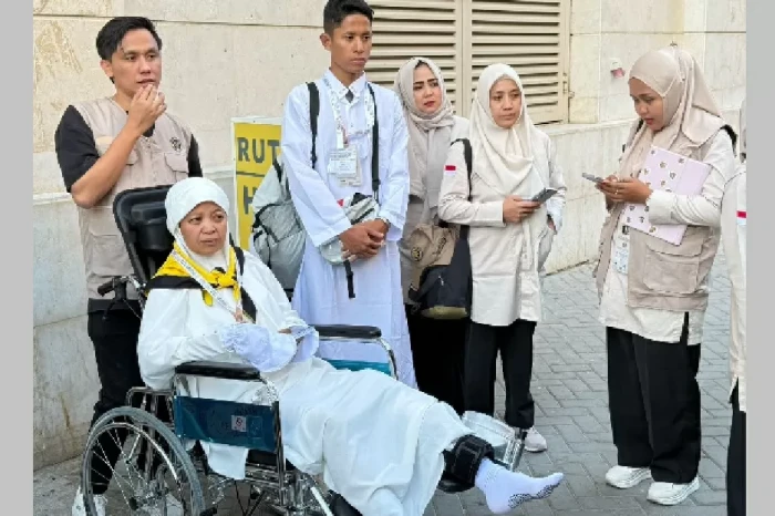 Kaki Patah Jelang Terbang,...