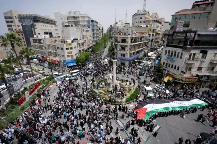 Populasi Palestina di...
