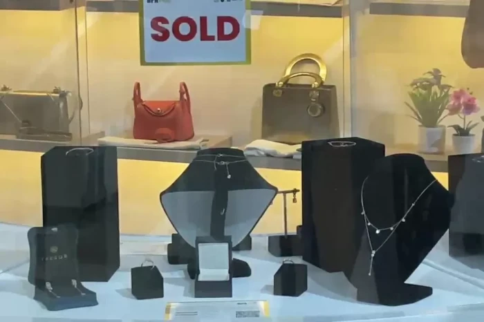 Koleksi Tas Branded...