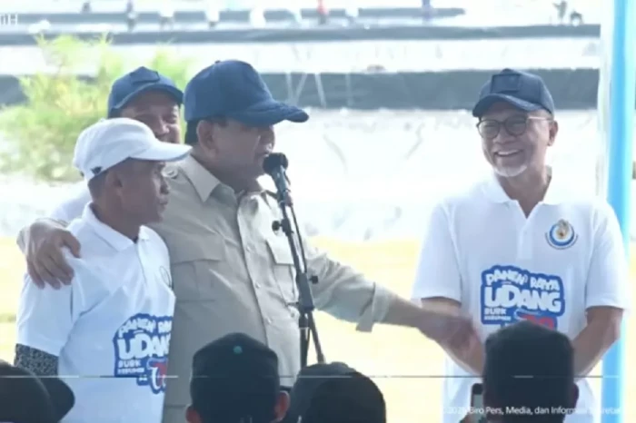 Prabowo Berkelakar Soal...