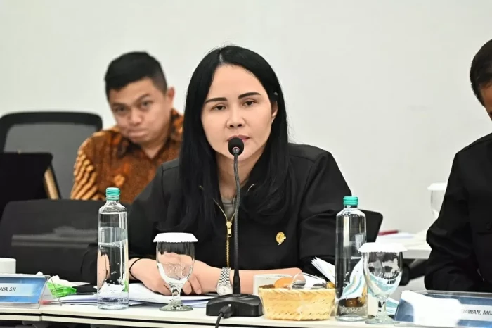 Harga Pertamax Naik,...