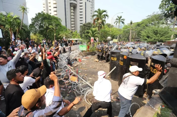 Amankan 119 Orang saat...