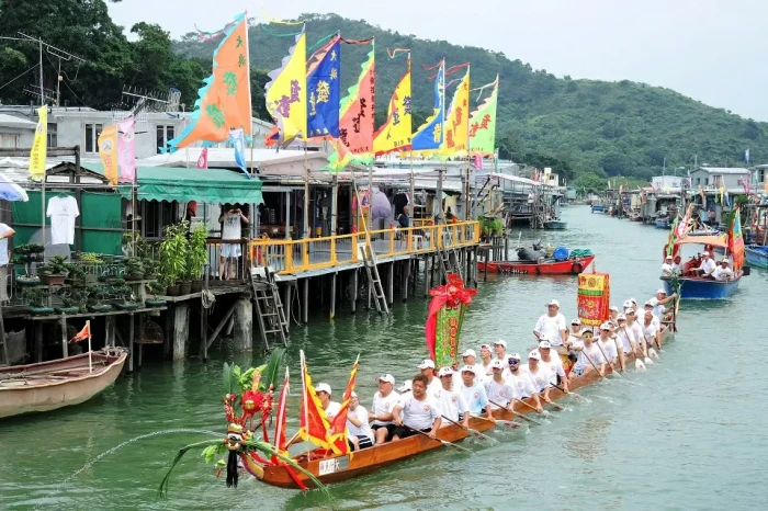 Festival Perahu Naga...