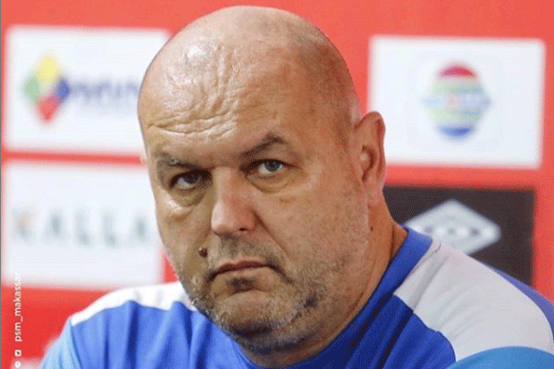 Perbandingan Sepak Bola...