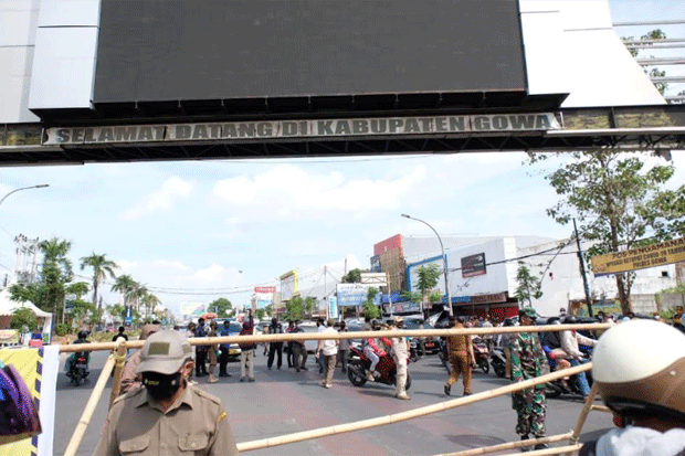 Hari Pertama PSBB, Petugas...