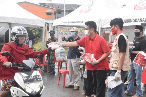 PDIP Sulsel Salurkan...