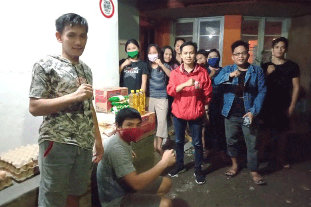 PSI Beri Bantuan Sembako...
