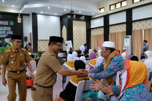 598 CJH Gowa Gagal Berangkat,...