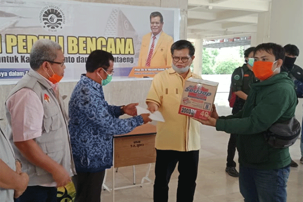 UNM Salurkan Bantuan...
