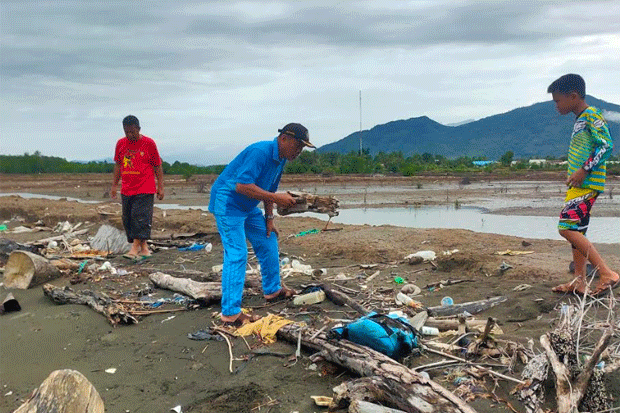 Terumbu Karang di Perairan...
