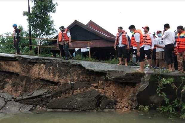Akses Jalan Jembatan...