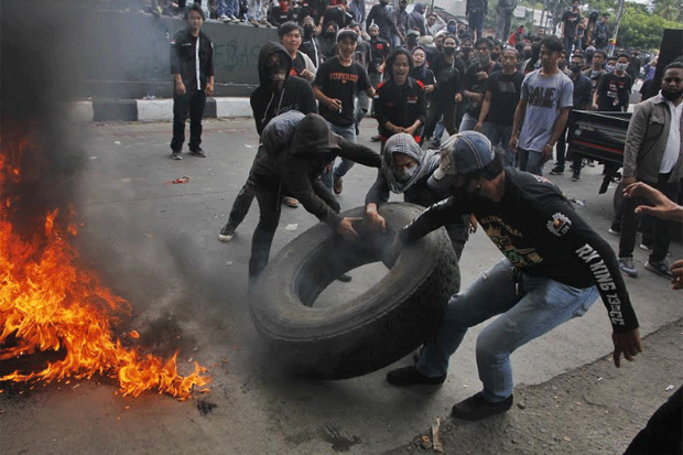 LBH Desak Polisi Bebaskan...