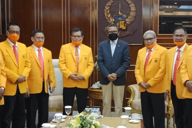 Gubernur Sulsel Dijadwalkan...