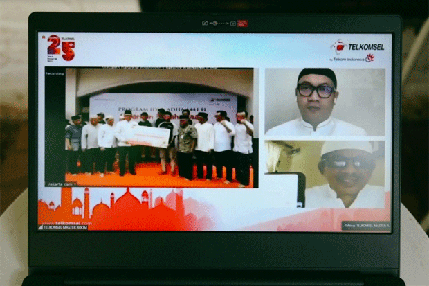 Telkomsel Salurkan Daging...