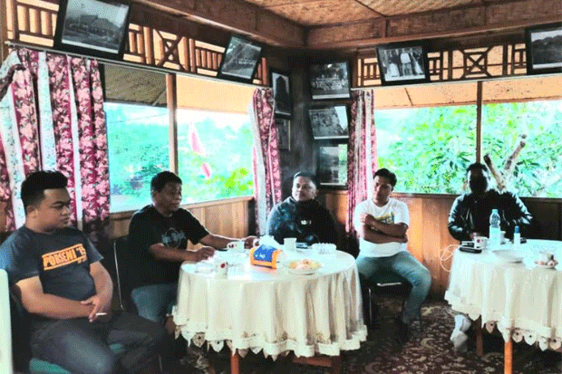 Pasangan Theo-Zadrak...