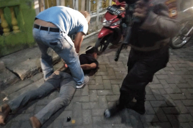 Gegara Motor, Seorang...