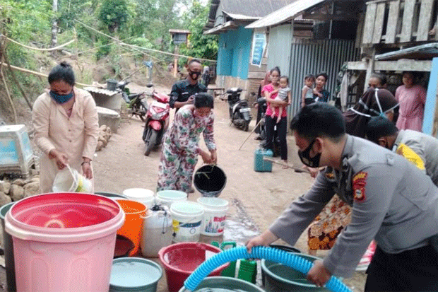Polres Gowa Bantu Warga...