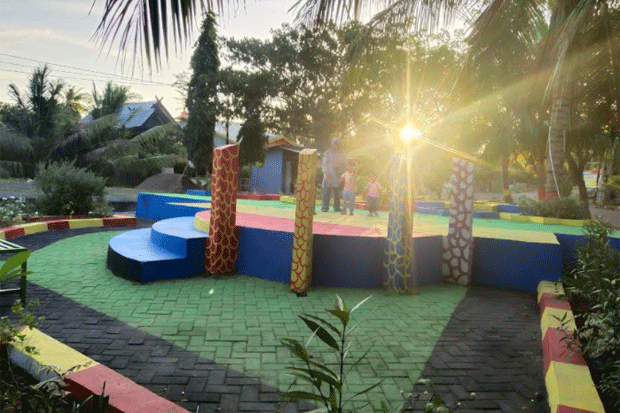 Taman Kelurahan Monro-monro...