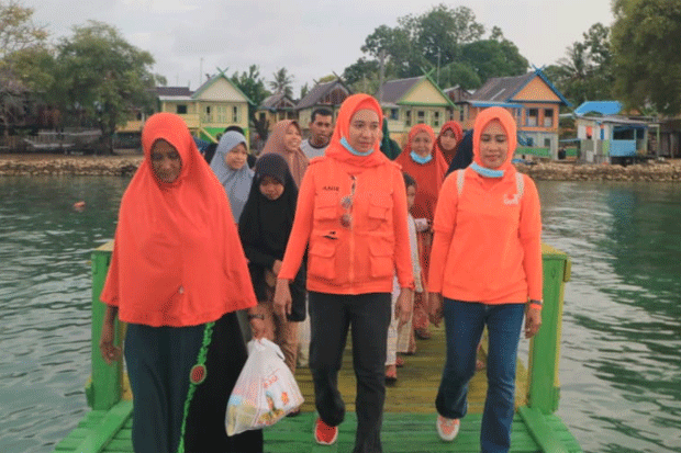 Warga Pulau di Pangkep...