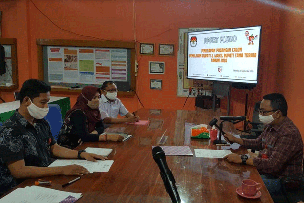3 Pasangan Resmi Jadi...