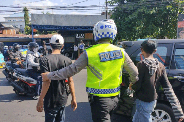 Polisi Amankan 7 Pak...