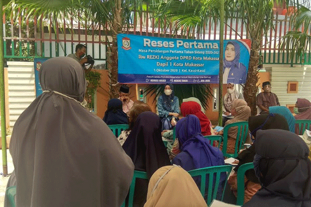 Legislator DPRD Makassar...