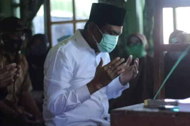 Lihat Warga Berduka,...