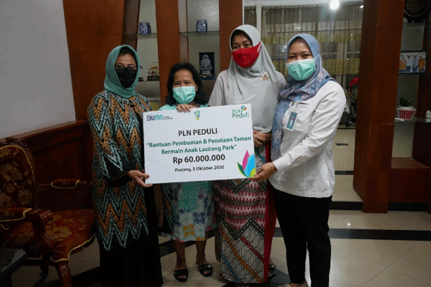 PLN Beri Bantuan Pembangunan...