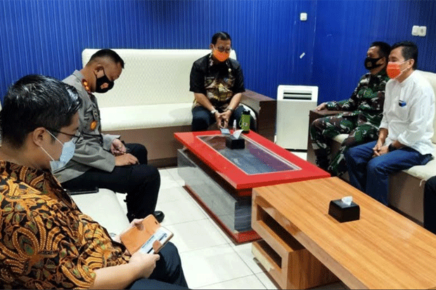 Pjs Bupati Lutra Bahas...