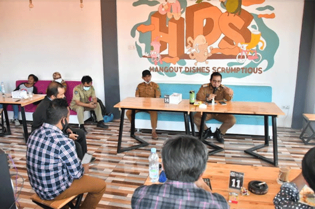 Ngopi Bareng Wartawan,...