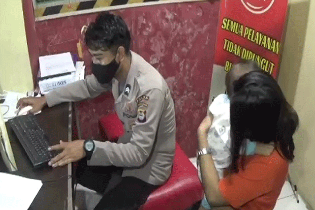 Bayi Berusia 1 Tahun...