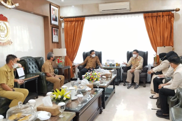Patelki Makassar Dorong...