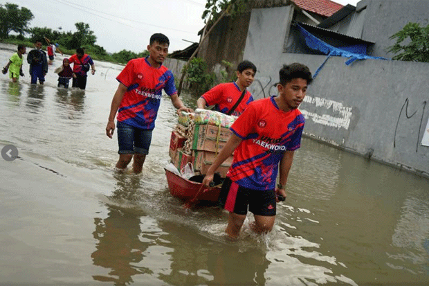 Indonesia Dilanda 873...