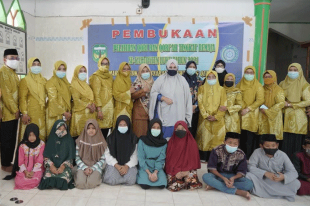 PKK Luwu Beri Pelatihan...