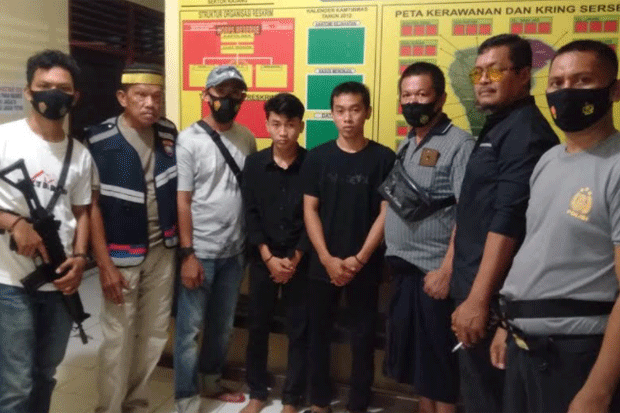 Tikam Korban Pakai Taji...