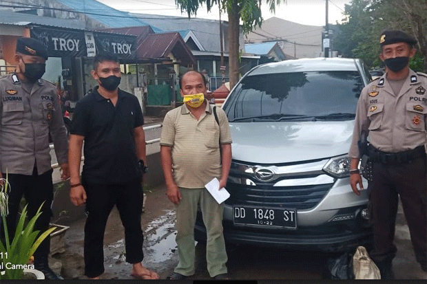 Polisi Buru Debt Collector...