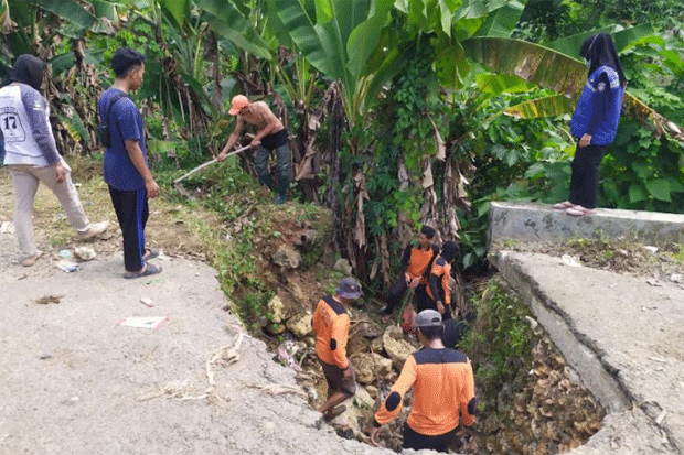 Jalan Desa Lolisang...